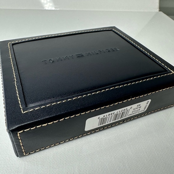 NEW TOMMY HILFIGER MENS RANGER BIFOLD LEATHER PASSCASE ID BILLFOLD WALLET Black - Picture 8 of 11